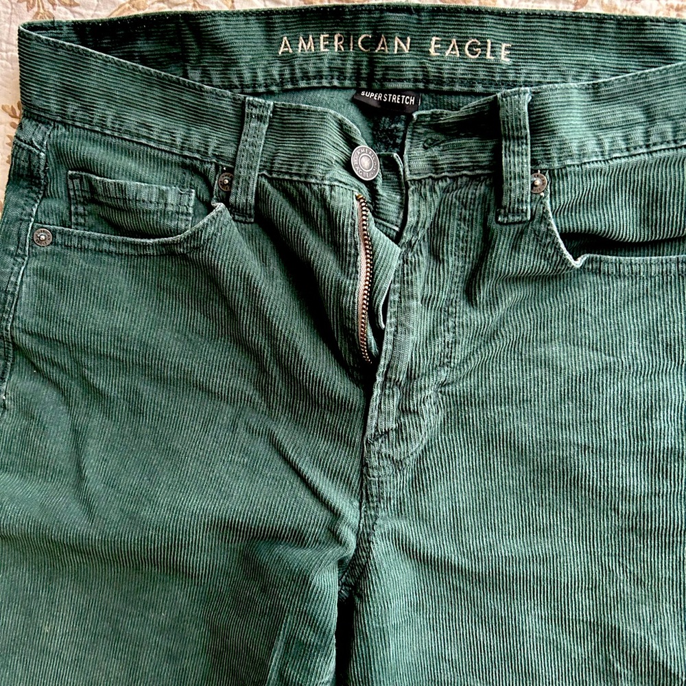 American Eagle Forest Green Corduroy High-waisted Jeans.